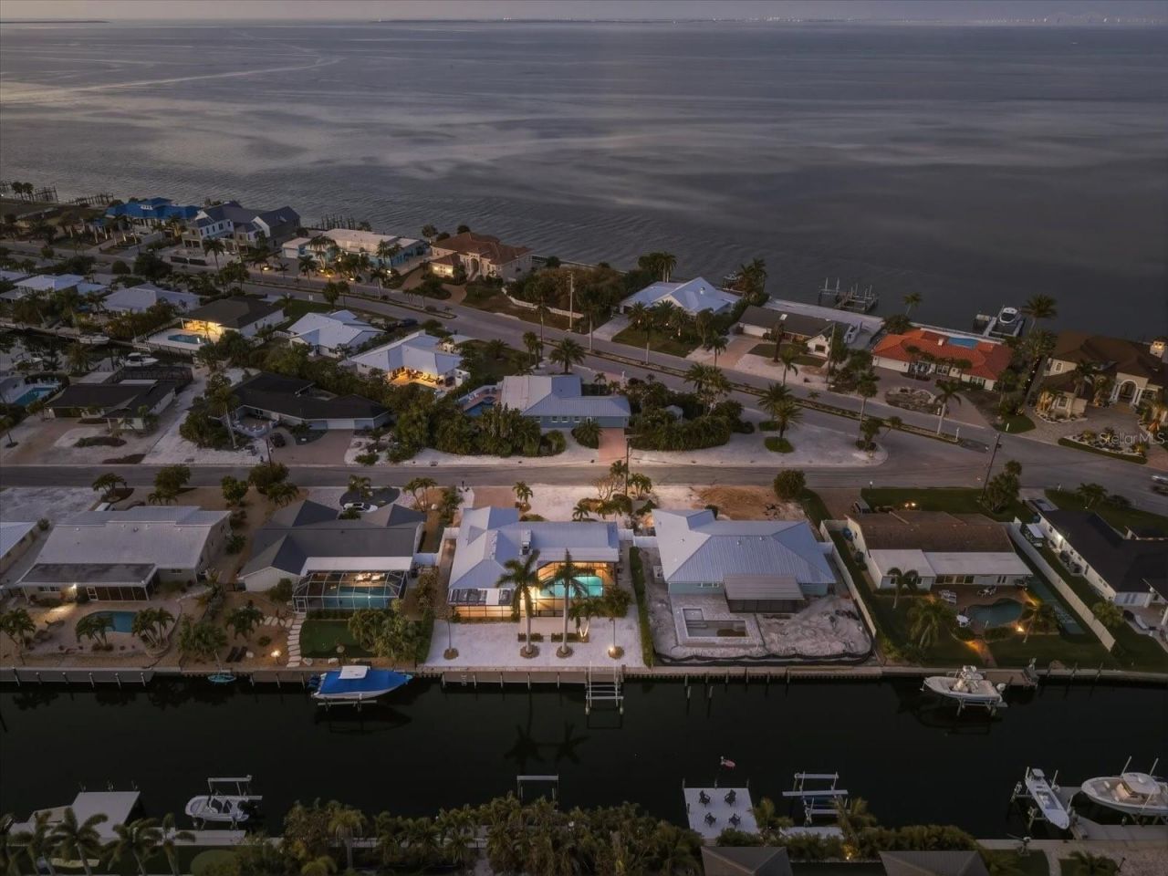 608 Gladstone Lane, Holmes Beach, FL 34217 Photo