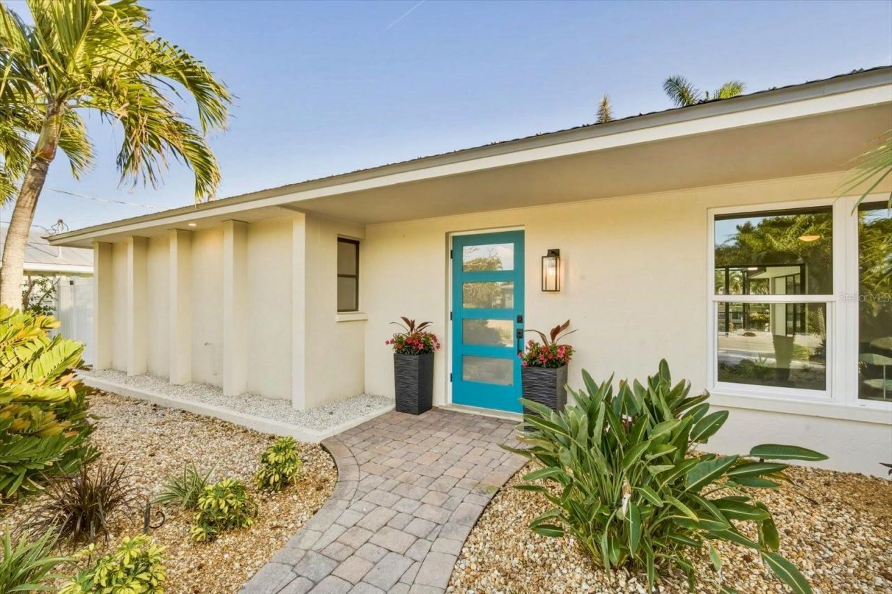 608 Gladstone Lane, Holmes Beach, FL 34217 Photo