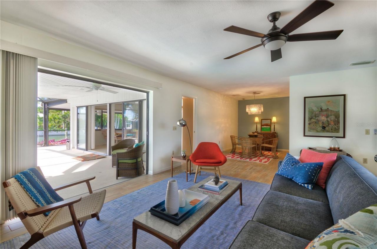 608 Gladstone Lane, Holmes Beach, FL 34217 Photo