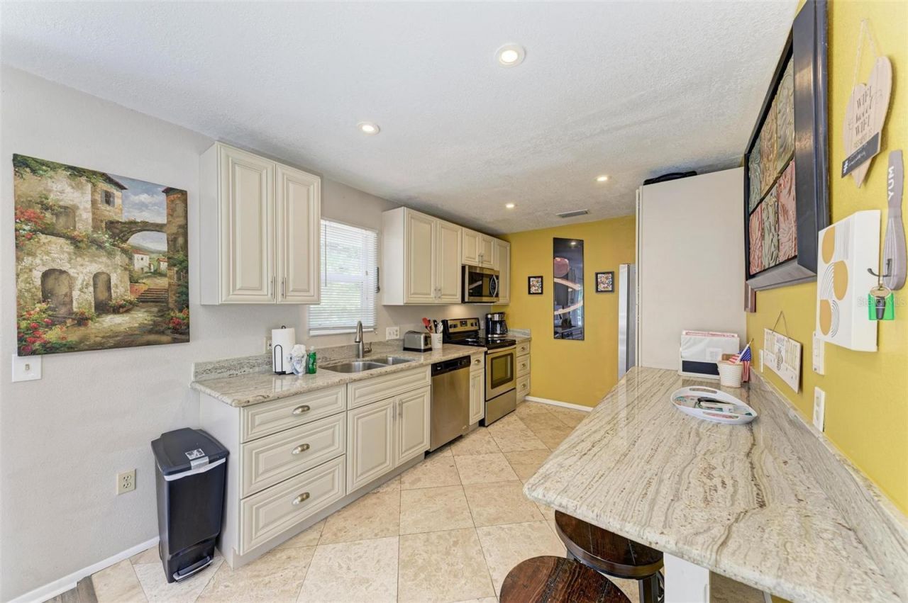 6311 Gulf Drive , Holmes Beach, FL 34217 Photo