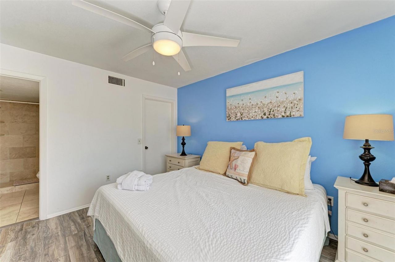 6311 Gulf Drive , Holmes Beach, FL 34217 Photo