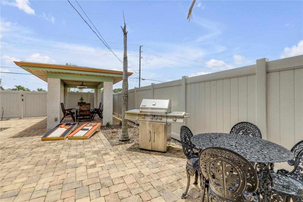 472 N Causeway, New Smyrna Beach, FL 32169 Photo
