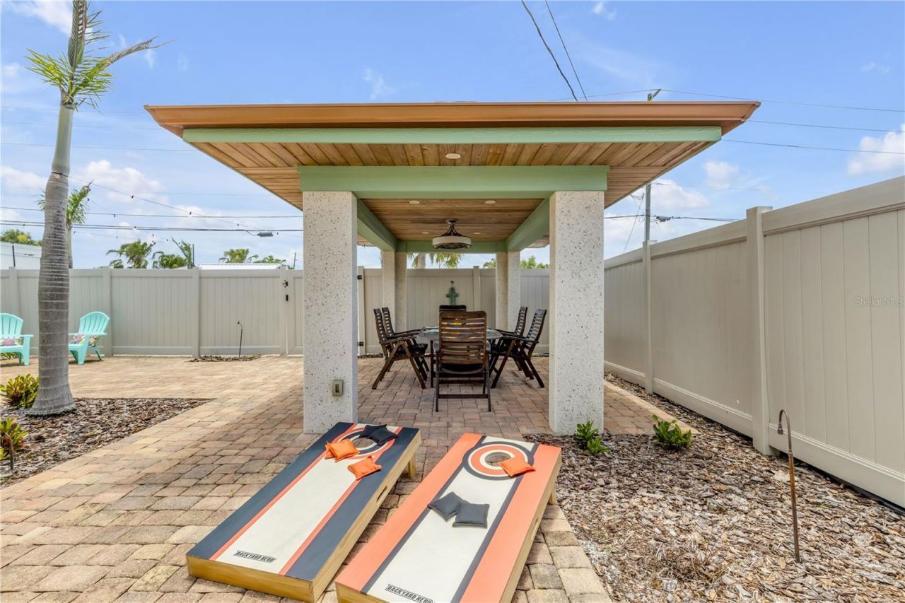 472 N Causeway, New Smyrna Beach, FL 32169 Photo