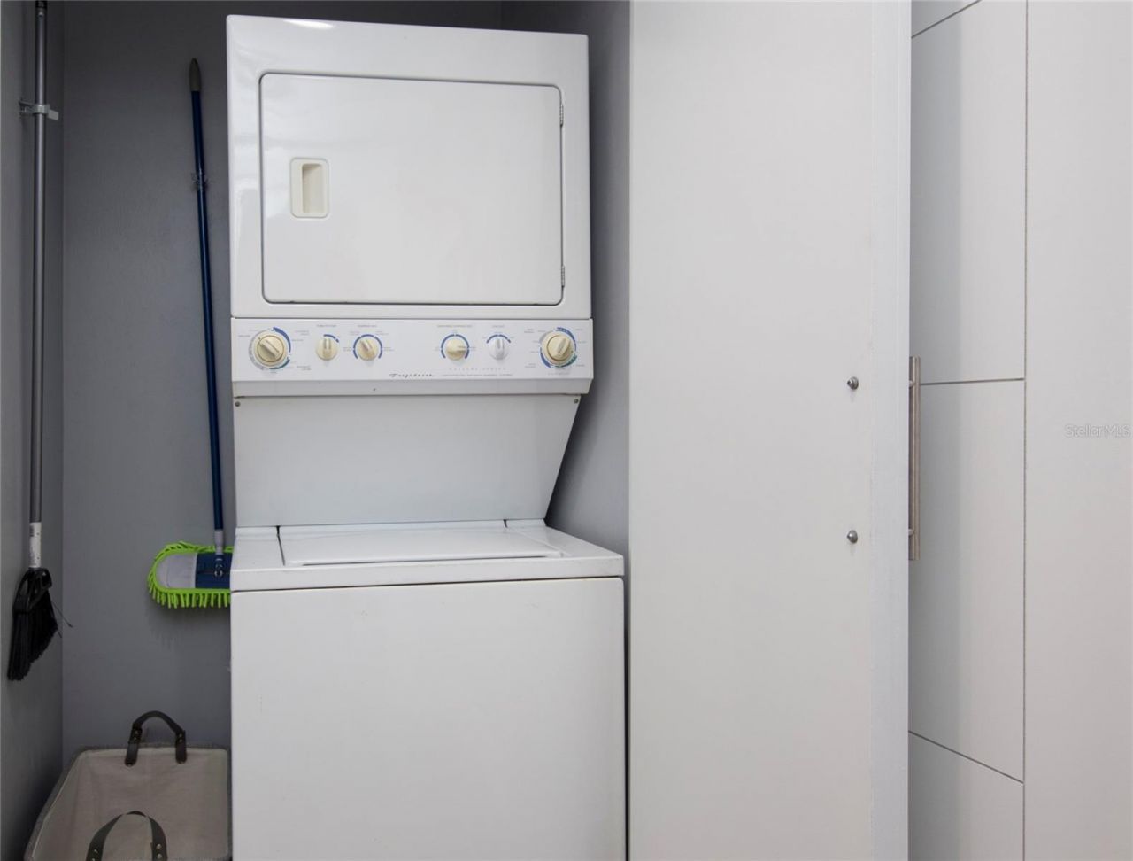 472 N Causeway, New Smyrna Beach, FL 32169 Photo