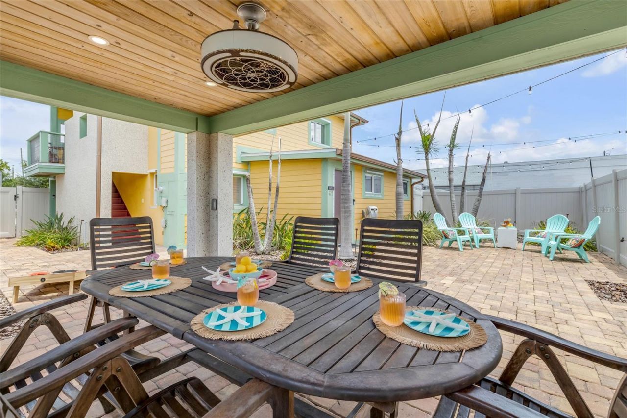 472 N Causeway, New Smyrna Beach, FL 32169 Photo