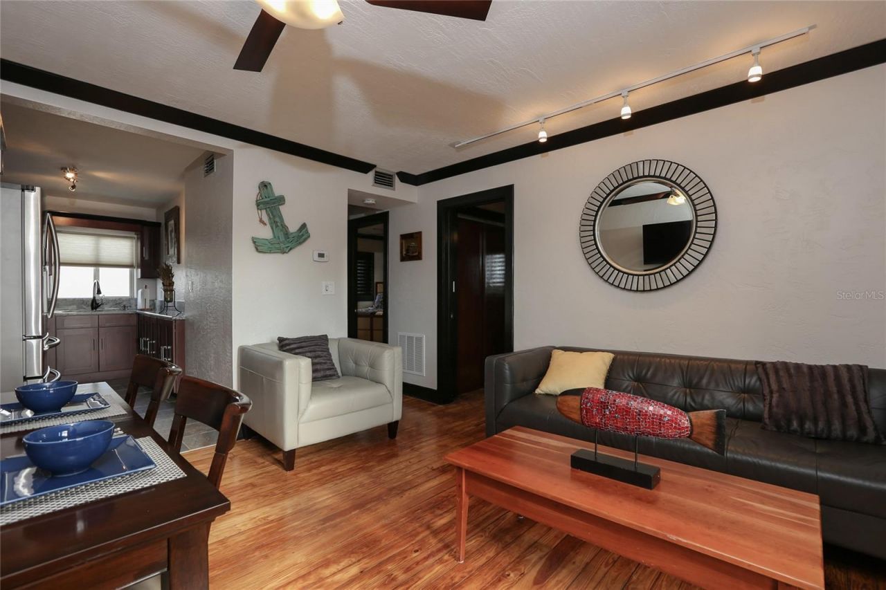 472 N Causeway, New Smyrna Beach, FL 32169 Photo