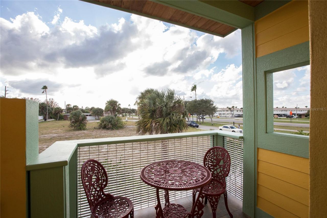 472 N Causeway, New Smyrna Beach, FL 32169 Photo