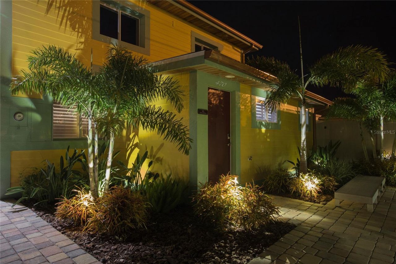 472 N Causeway, New Smyrna Beach, FL 32169 Photo