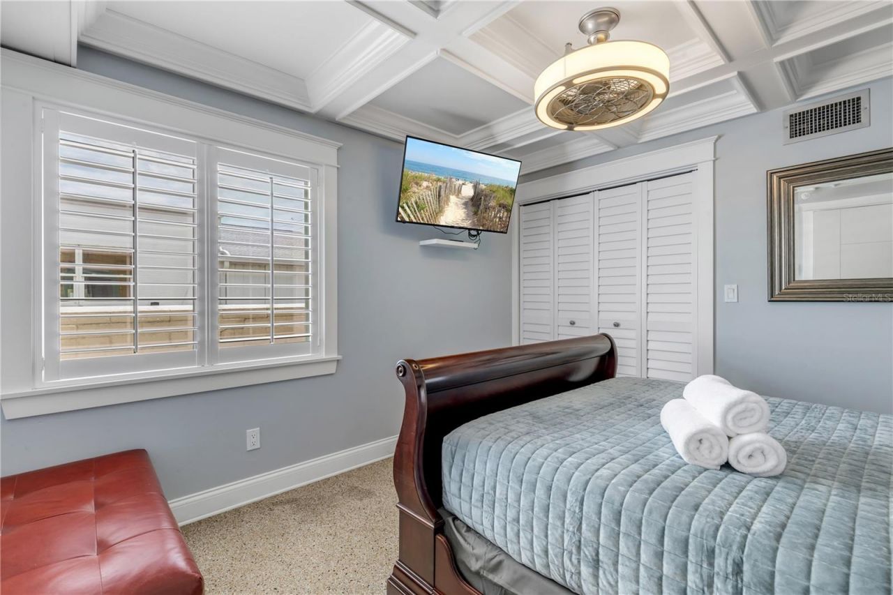 472 N Causeway, New Smyrna Beach, FL 32169 Photo