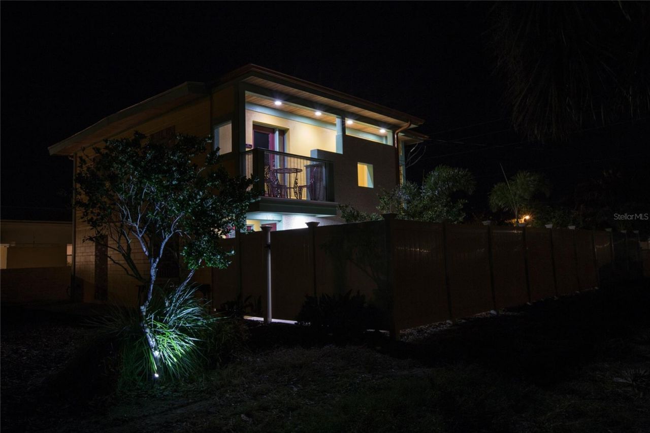 472 N Causeway, New Smyrna Beach, FL 32169 Photo