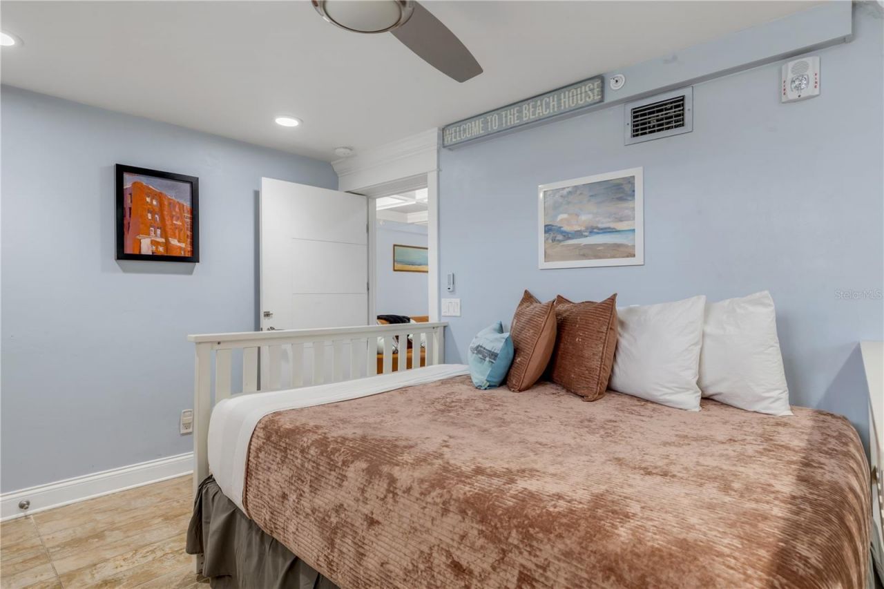 472 N Causeway, New Smyrna Beach, FL 32169 Photo