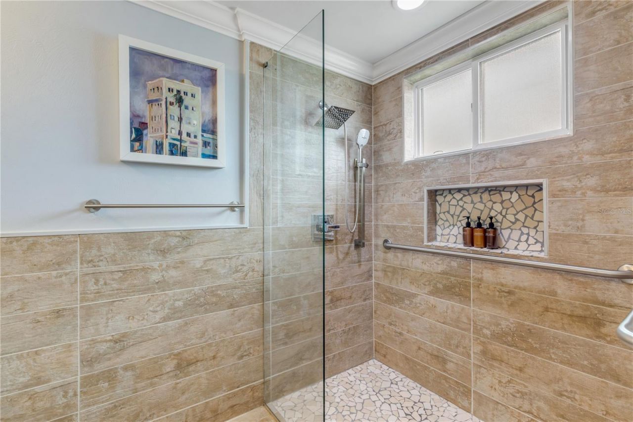 472 N Causeway, New Smyrna Beach, FL 32169 Photo