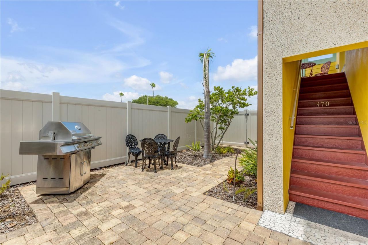 472 N Causeway, New Smyrna Beach, FL 32169 Photo