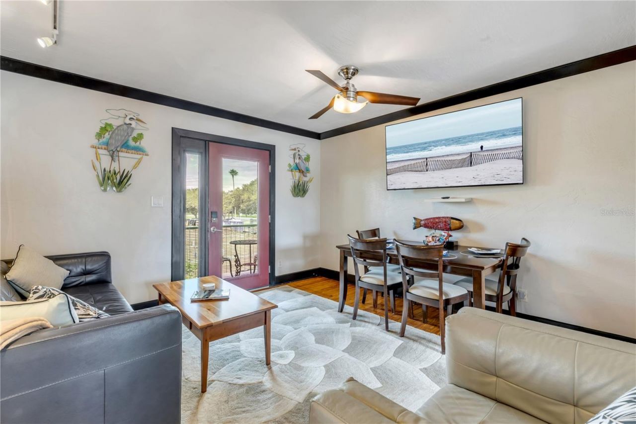 472 N Causeway, New Smyrna Beach, FL 32169 Photo