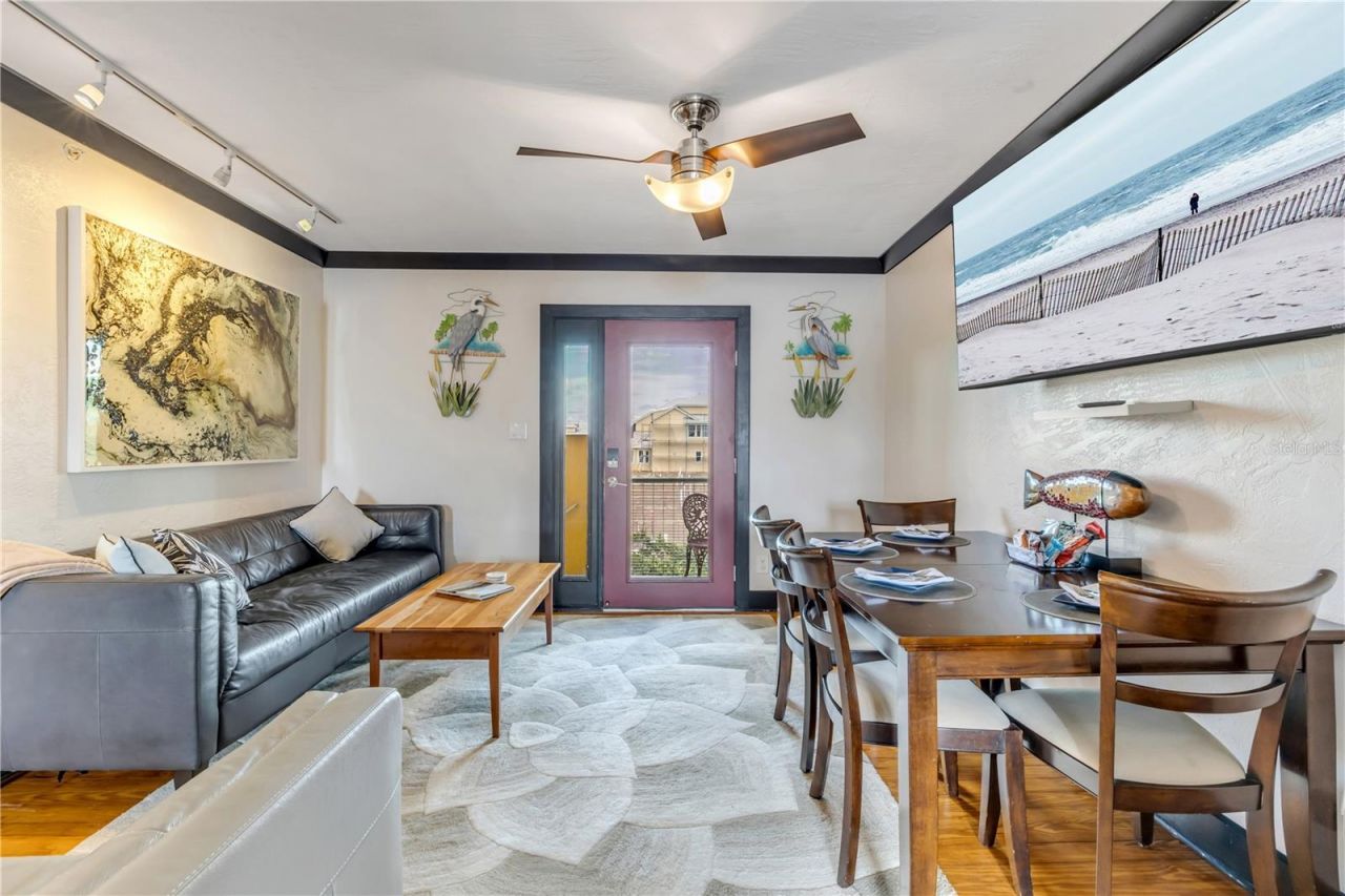 472 N Causeway, New Smyrna Beach, FL 32169 Photo