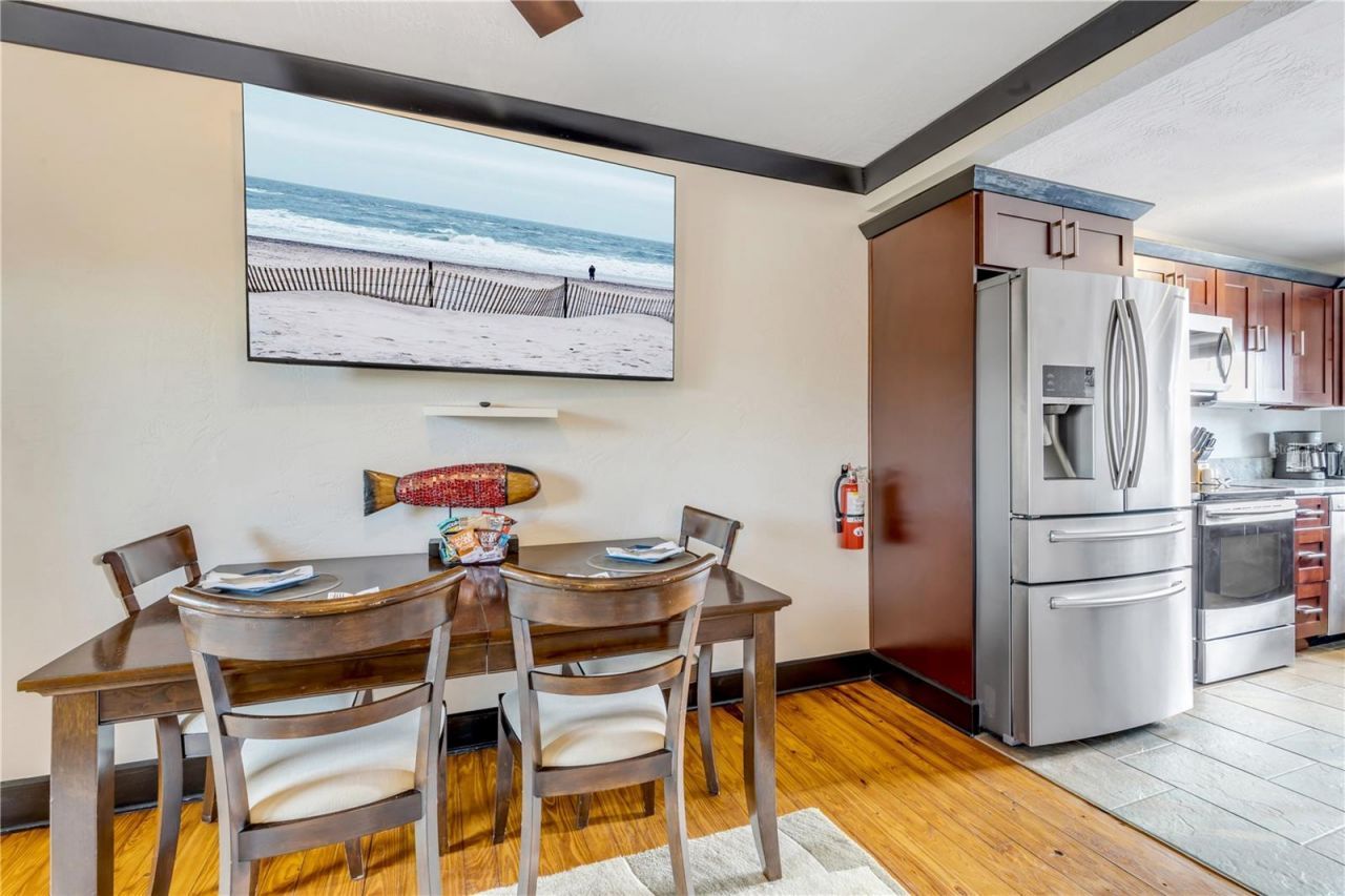 472 N Causeway, New Smyrna Beach, FL 32169 Photo