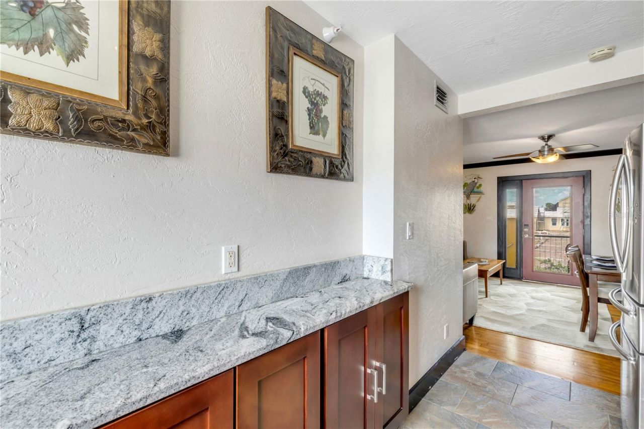 472 N Causeway, New Smyrna Beach, FL 32169 Photo