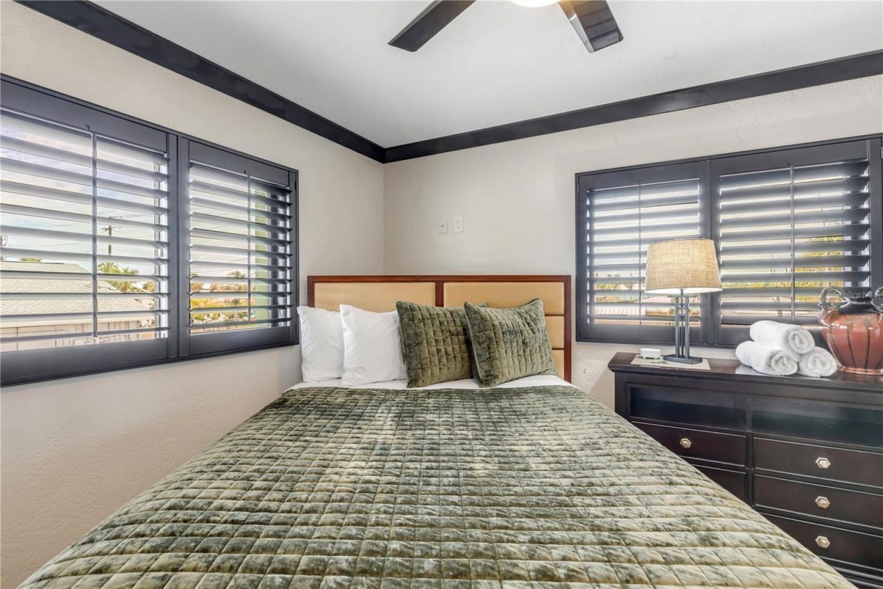 472 N Causeway, New Smyrna Beach, FL 32169 Photo