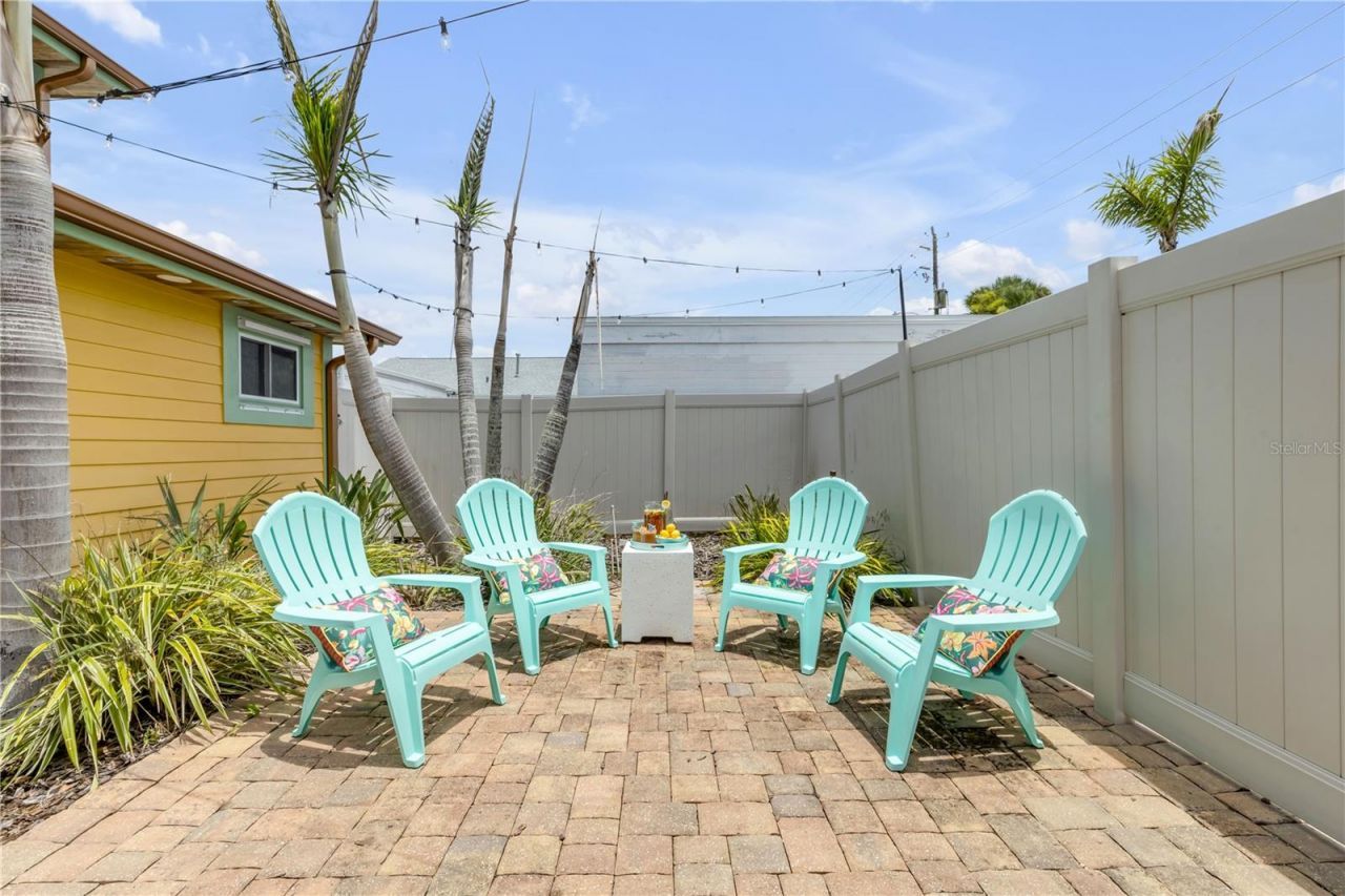 472 N Causeway, New Smyrna Beach, FL 32169 Photo