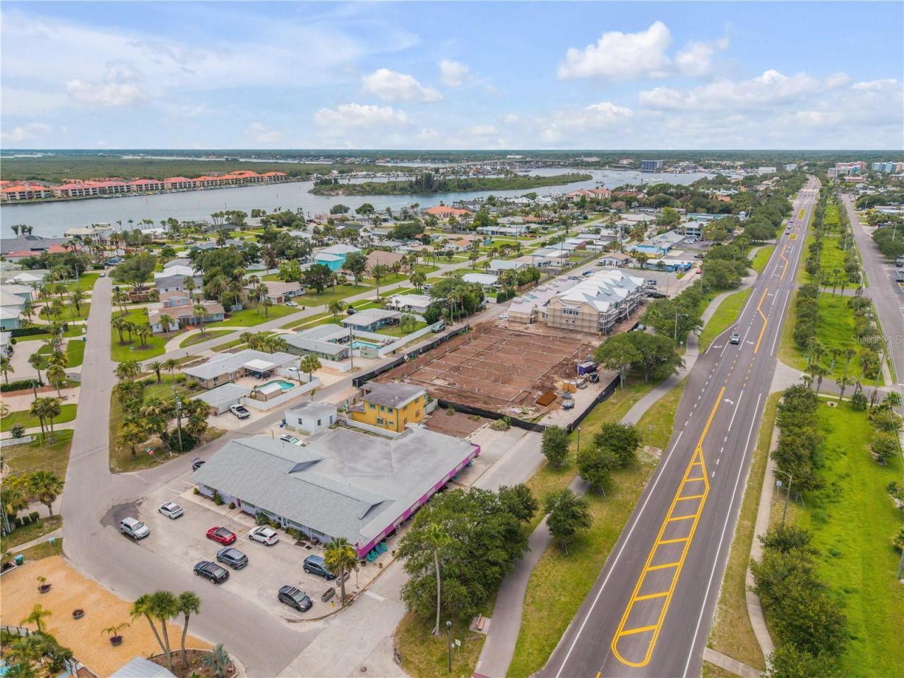 472 N Causeway, New Smyrna Beach, FL 32169 Photo