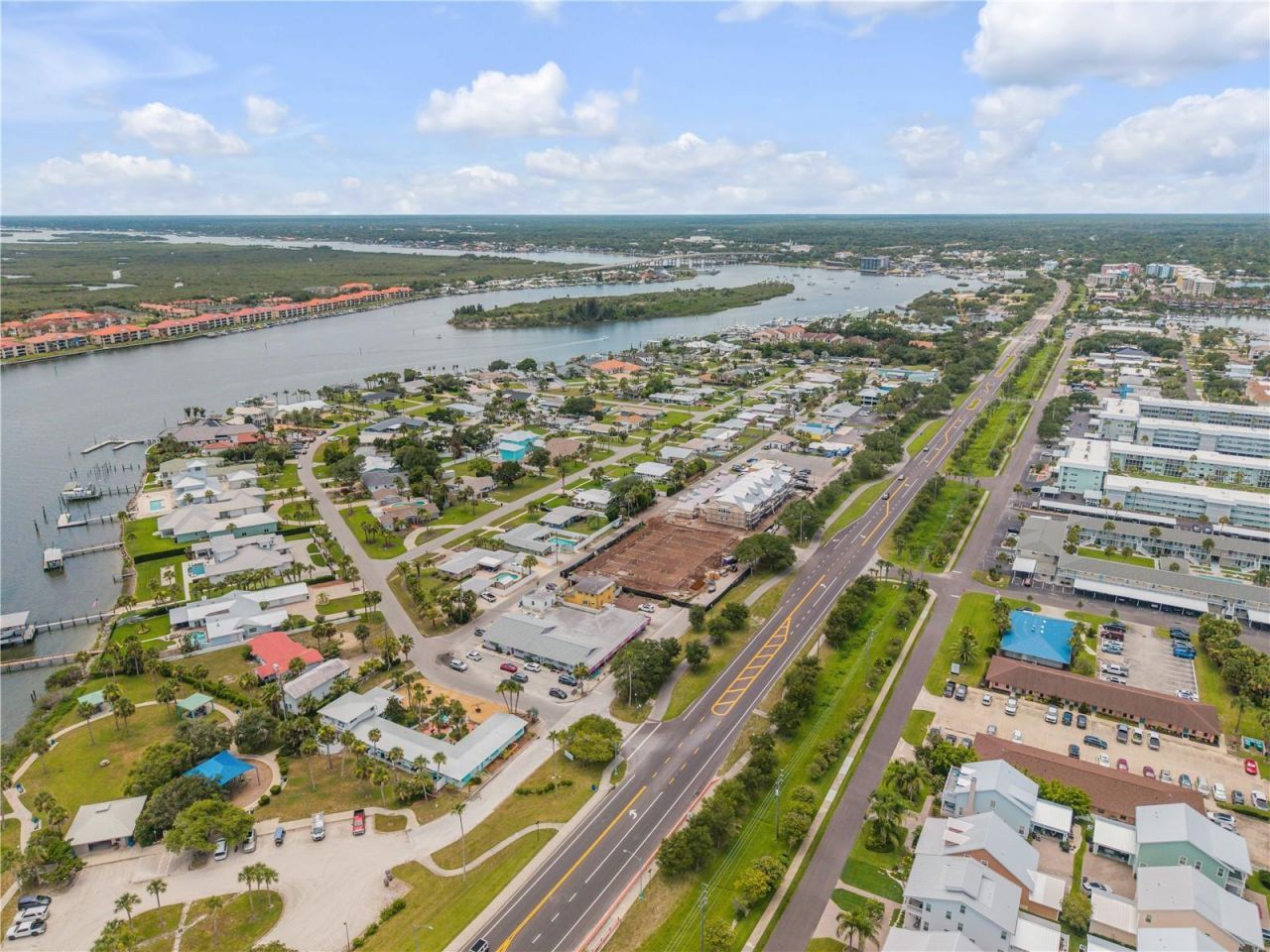 472 N Causeway, New Smyrna Beach, FL 32169 Photo