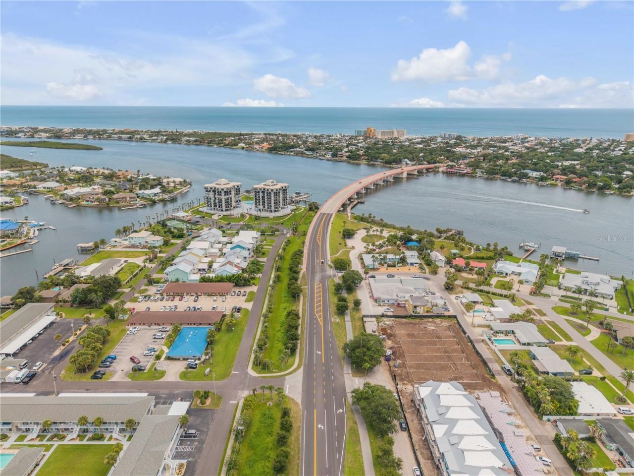 472 N Causeway, New Smyrna Beach, FL 32169 Photo