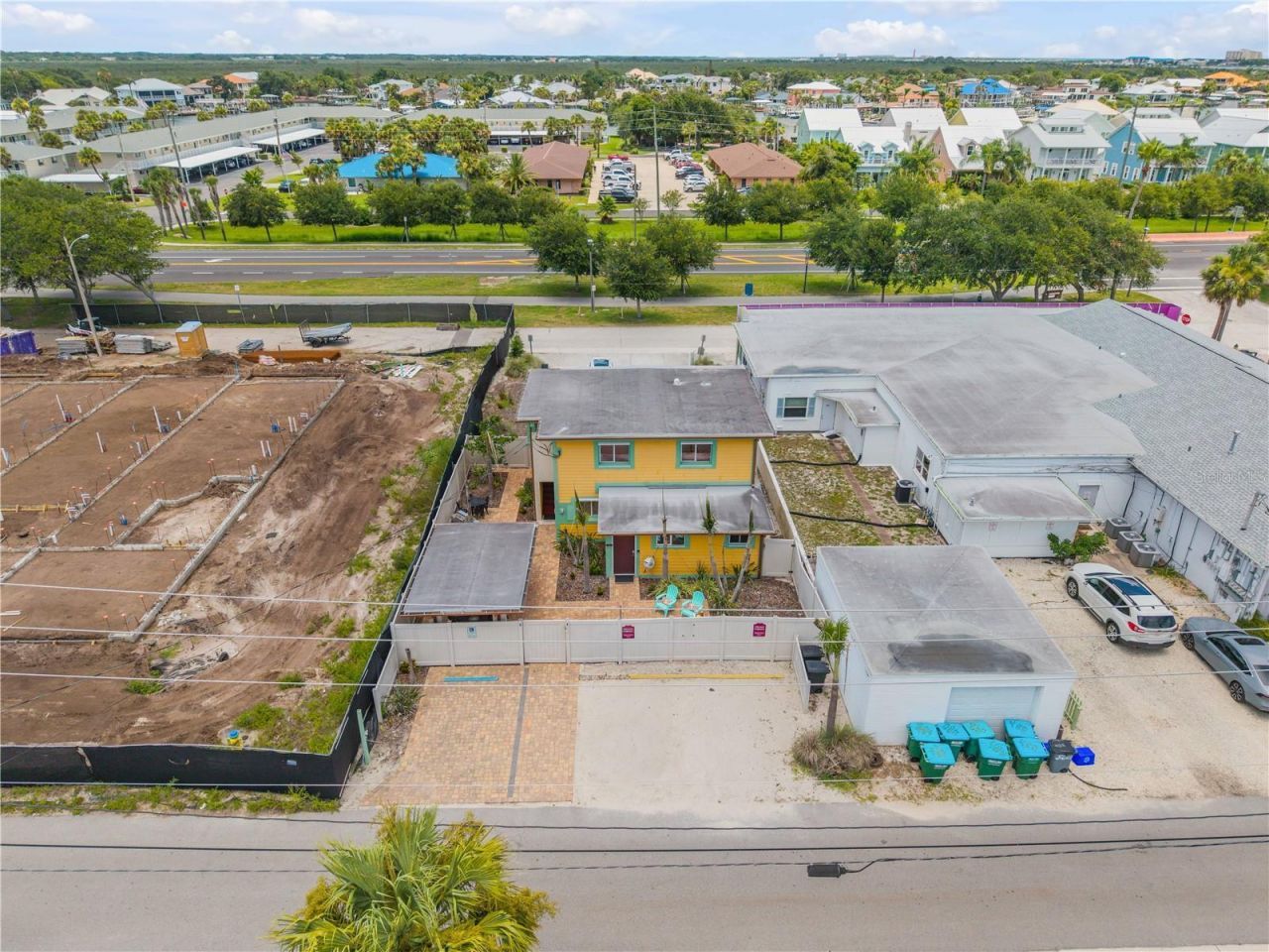 472 N Causeway, New Smyrna Beach, FL 32169 Photo