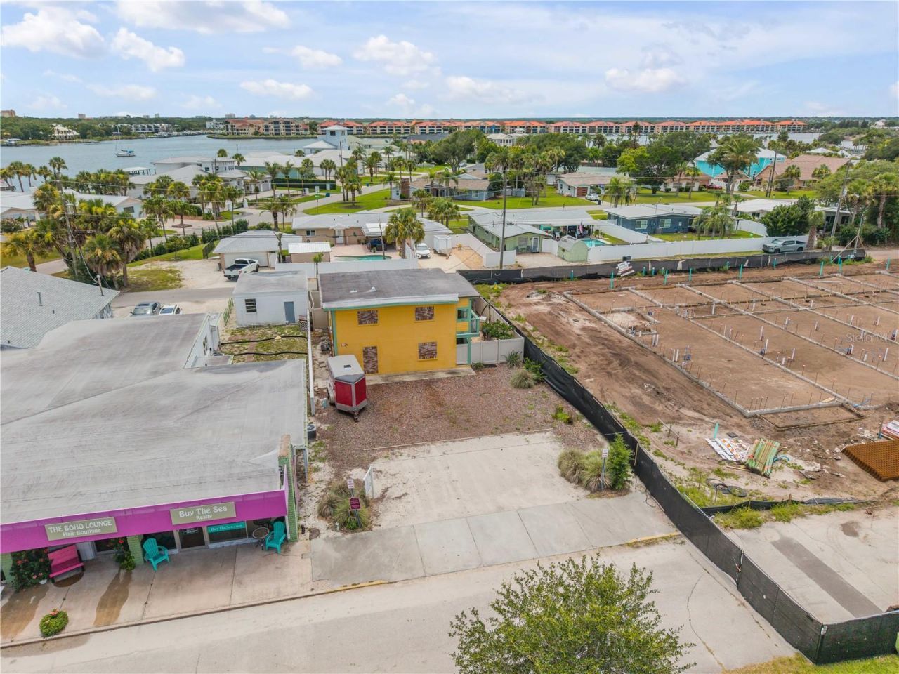 472 N Causeway, New Smyrna Beach, FL 32169 Photo