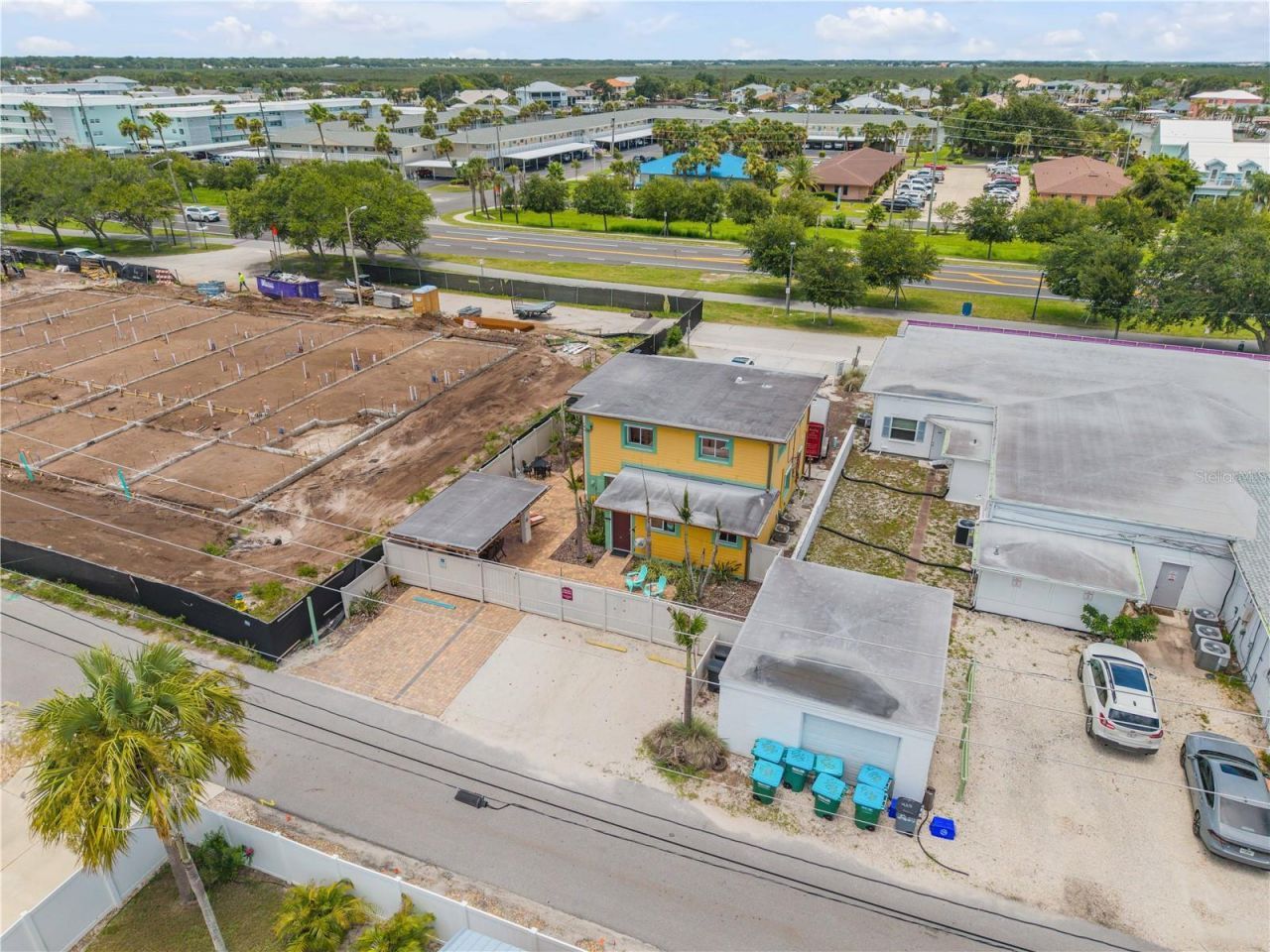 472 N Causeway, New Smyrna Beach, FL 32169 Photo