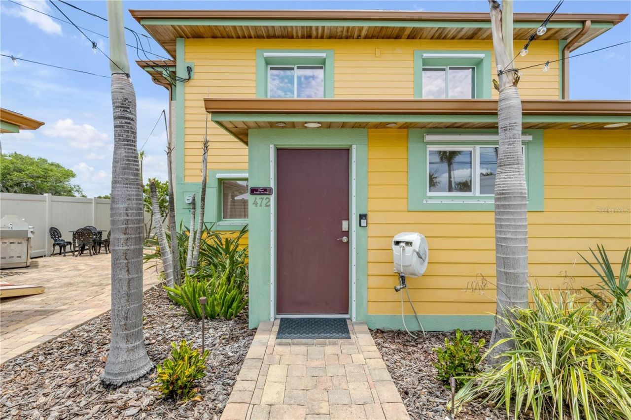 472 N Causeway, New Smyrna Beach, FL 32169 Photo