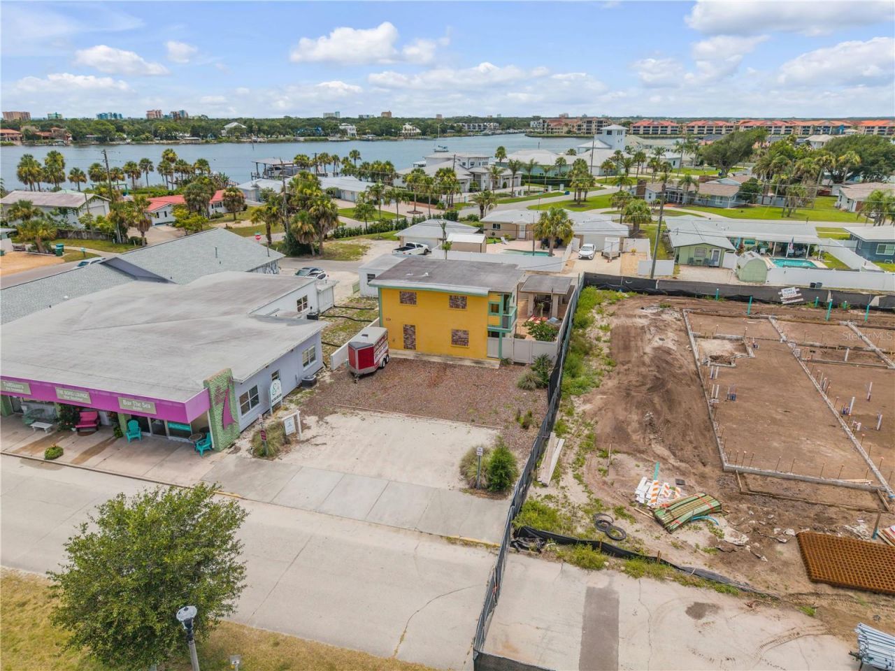 472 N Causeway, New Smyrna Beach, FL 32169 Photo