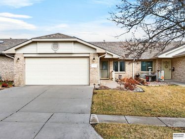 8420 Peregrine Court, Lincoln, NE 68505