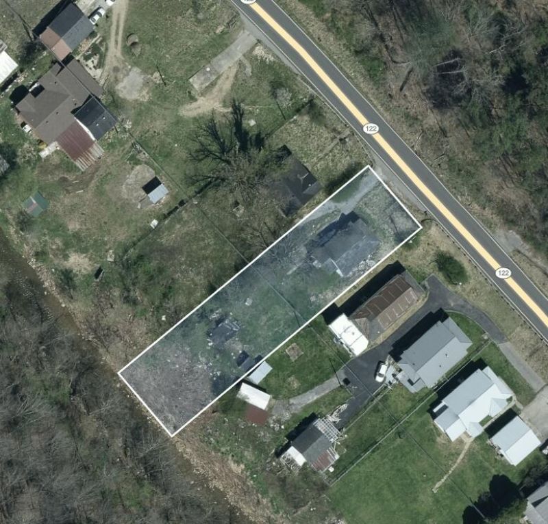 20100 Kentucky 122 , Bevinsville, KY 41606