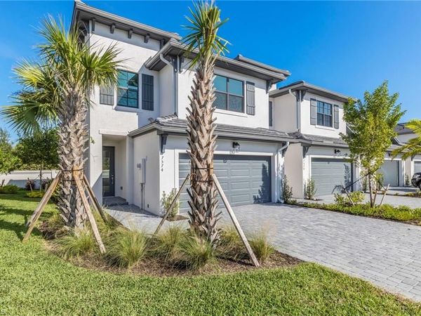 7574 Rockefeller DR , NAPLES, FL 34119