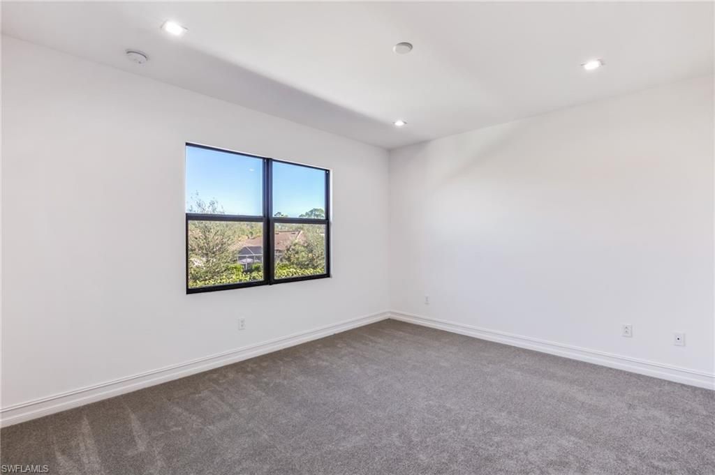 7574 Rockefeller Dr , Naples, FL 34119 Photo