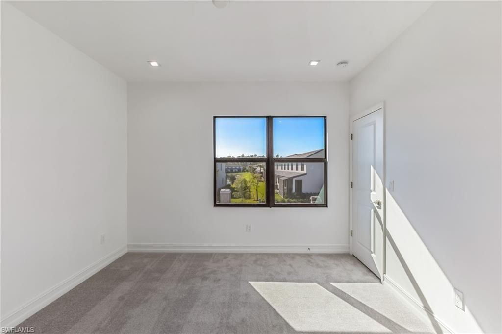 7574 Rockefeller Dr , Naples, FL 34119 Photo