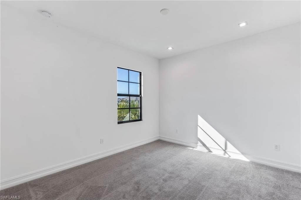 7574 Rockefeller Dr , Naples, FL 34119 Photo