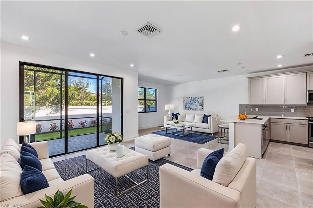 7574 Rockefeller Dr , Naples, FL 34119 Photo