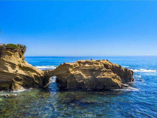 156 Pearl Street, Laguna Beach, CA 92651