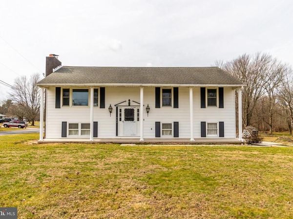 545 HANOVER STREET, NEW OXFORD, PA 17350