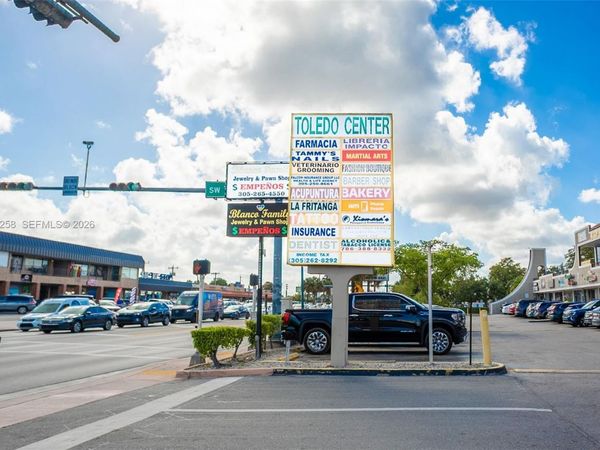 7159 sw 8 st , Miami, FL 33144