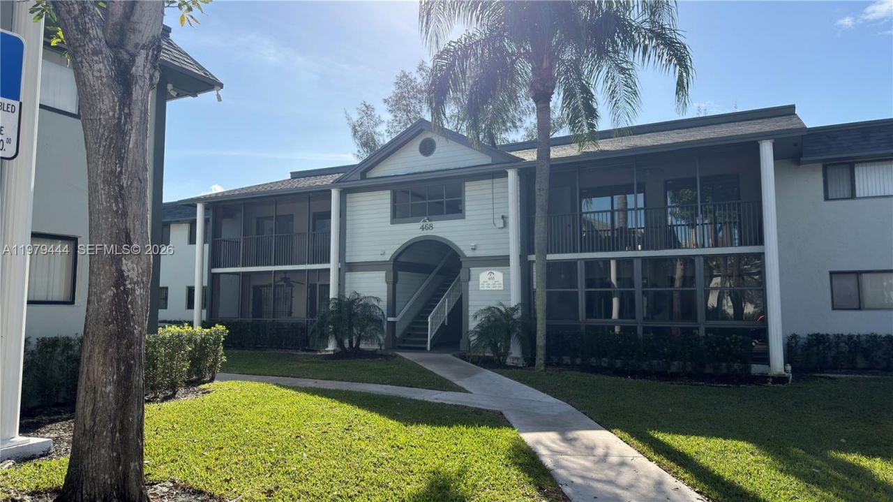 468 NE 206th Ln, Unit 201, Miami, FL 33179 Photo