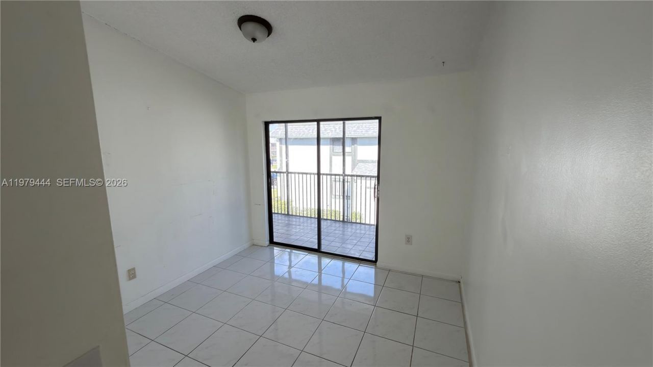 468 NE 206th Ln, Unit 201, Miami, FL 33179 Photo