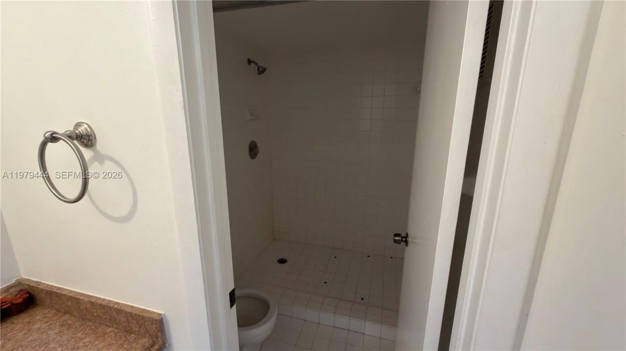 468 NE 206th Ln, Unit 201, Miami, FL 33179 Photo