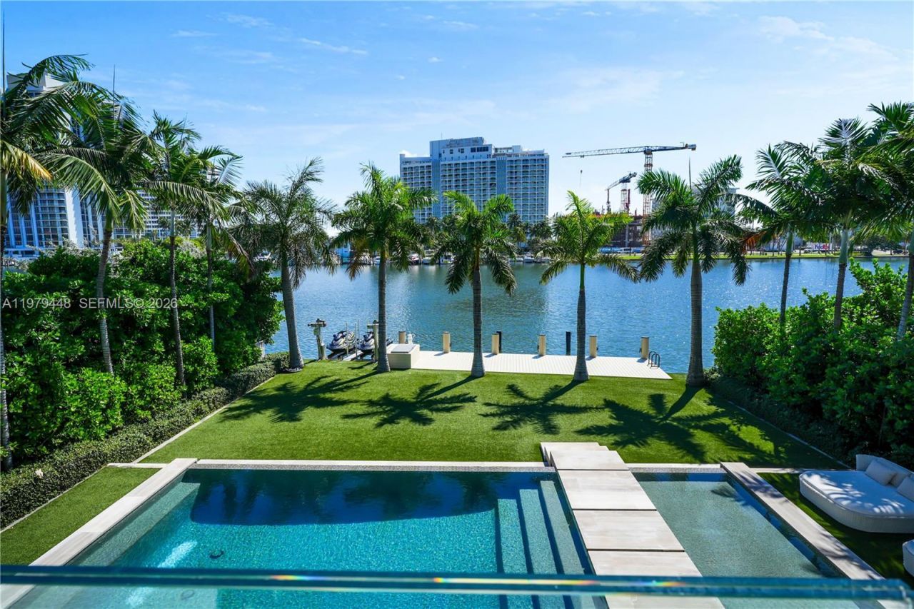 5501 Pine Tree Dr , Miami Beach, FL 33140 Photo