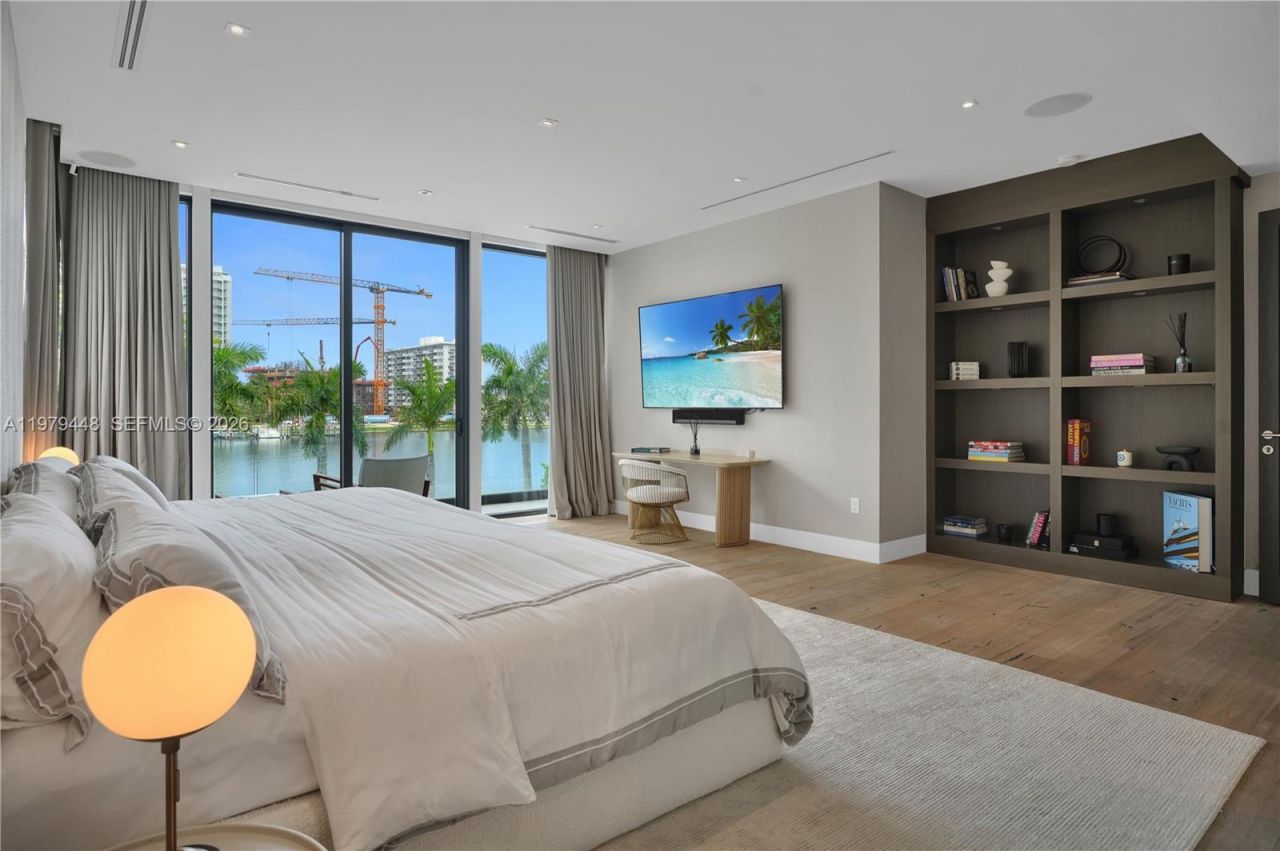 5501 Pine Tree Dr , Miami Beach, FL 33140 Photo