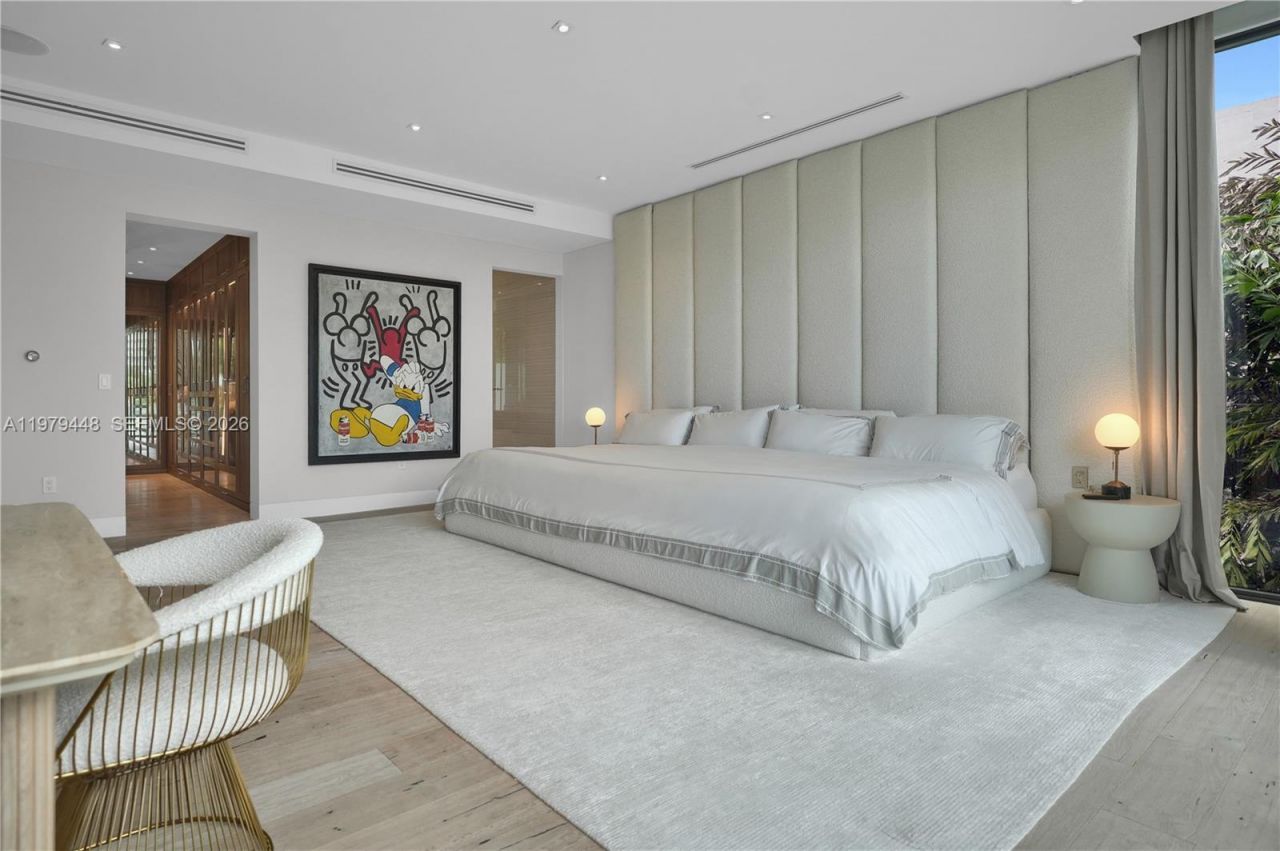 5501 Pine Tree Dr , Miami Beach, FL 33140 Photo