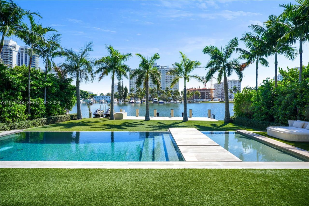 5501 Pine Tree Dr , Miami Beach, FL 33140 Photo