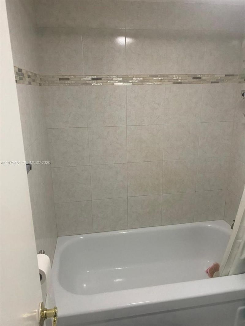 6010 S Falls Cir Dr , Unit 222, Lauderhill, FL 33319 Photo