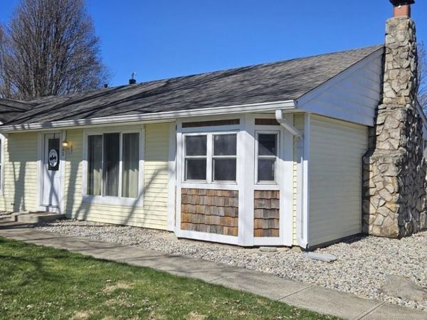 852 E 400, Greenfield, IN 46140